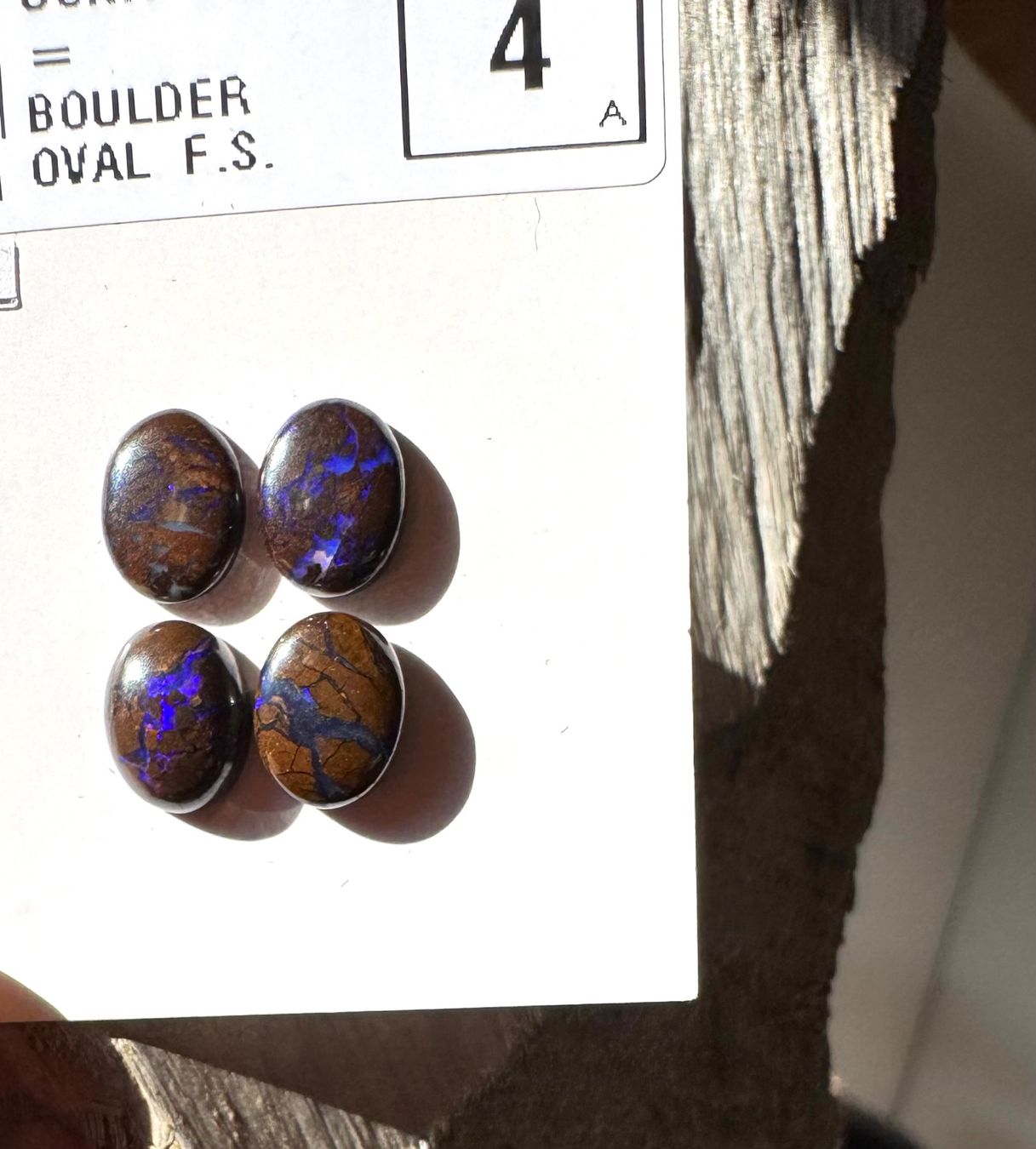Fossili: Opale - 4 Stk Boulder Opal - Cabochons, BLAU!!!  TOP – Nuovo e nell'imballaggio originale da Leuggern venduto da gemshow 8