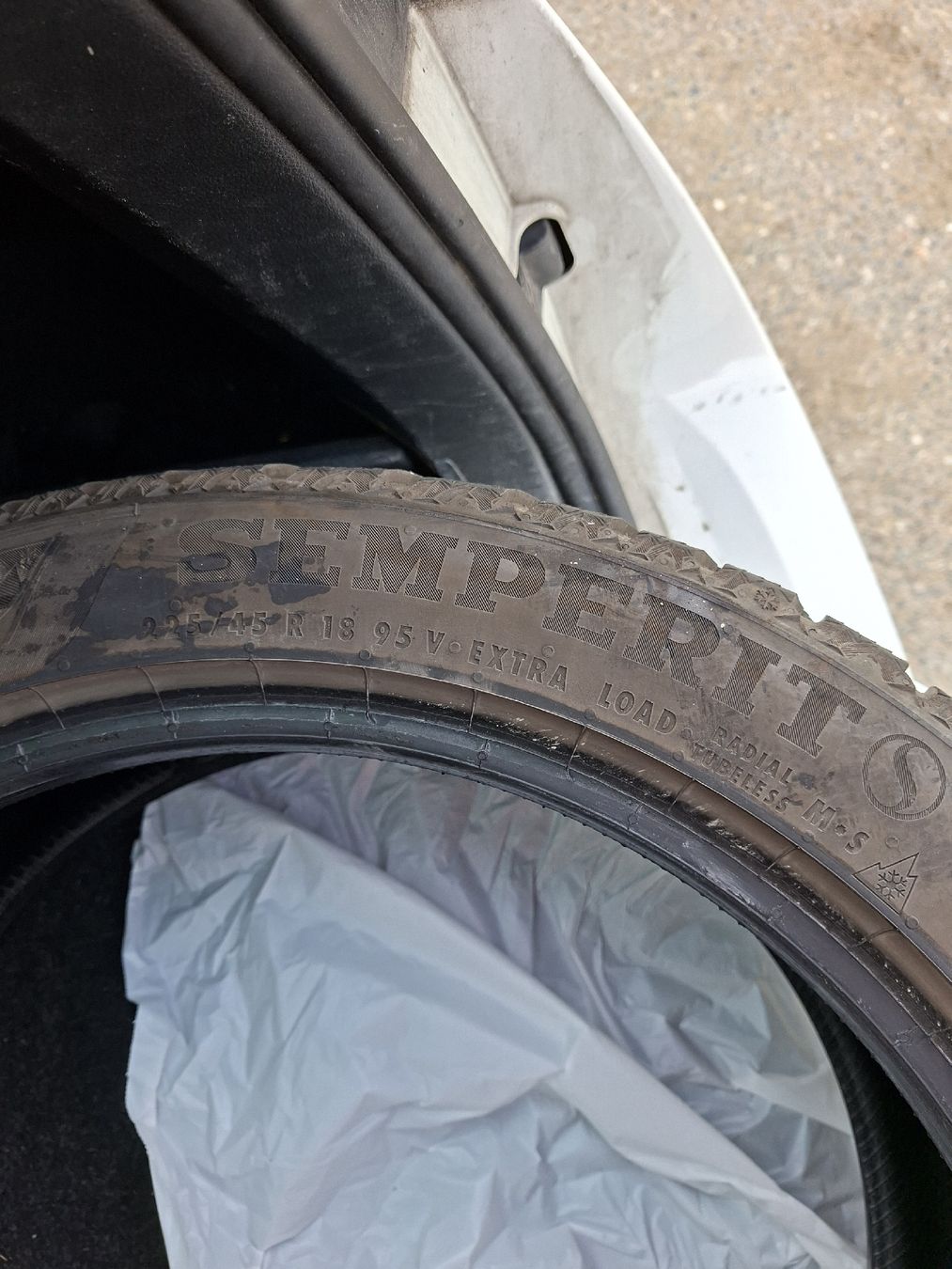 Tutti pezzi di ricambio auto: Winterreifen Semperit 225/45 R17 95V Extra Load M+S – Nuovo (secondo la descrizione) da Heitenried venduto da ben_th9v 2