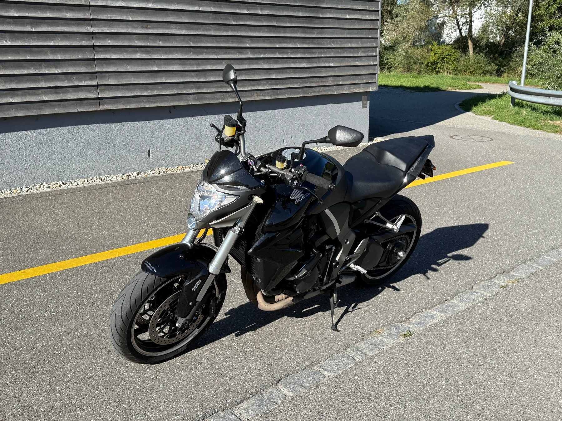 Honda Strada: Honda CB 1000RA – Usato da Lyss venduto da Dooker