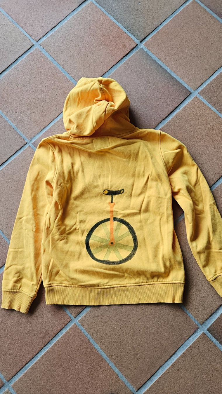 C&A Pullover & Sweatshirts: Einrad Hoodie – Gebraucht aus Bubikon von diditoto 2
