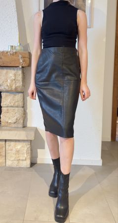 Jupe crayon noire River Island – simili cuir – T. 12 (40)