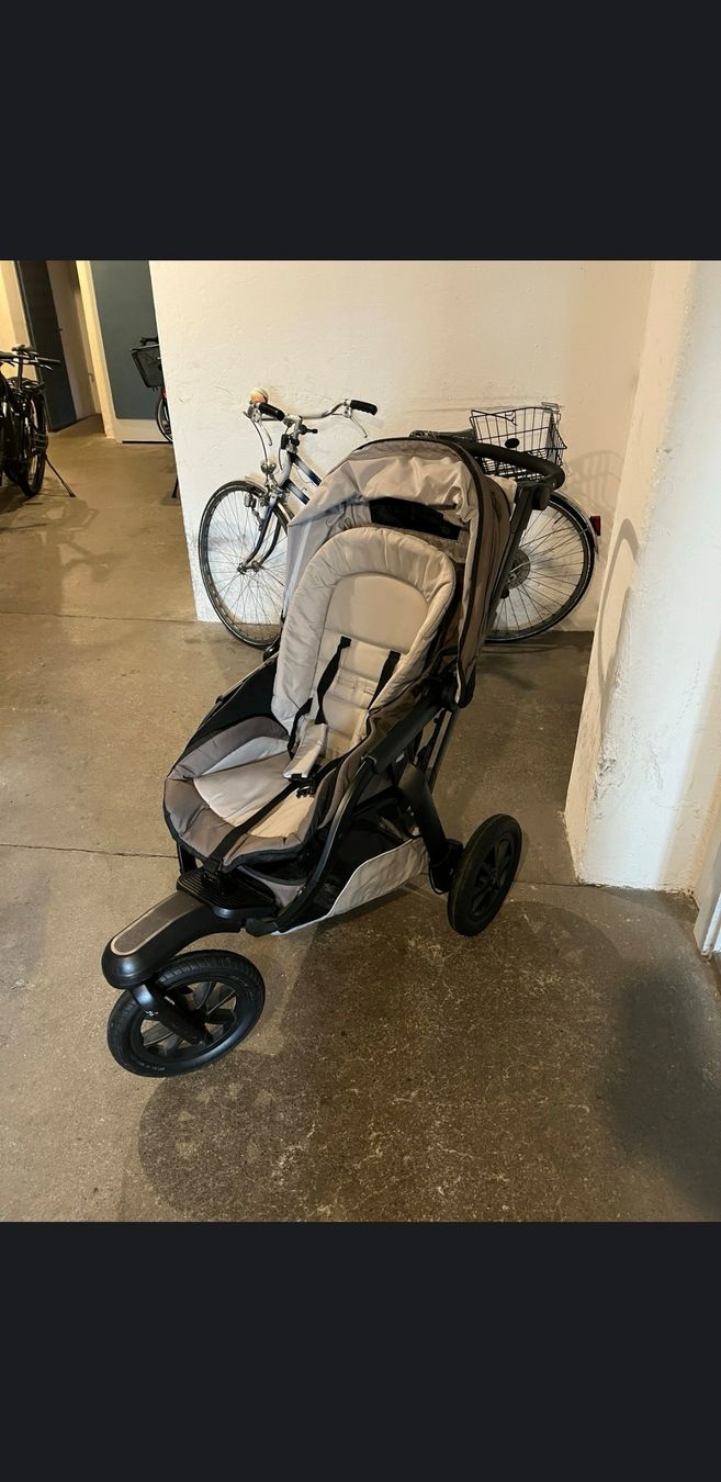 Chicco Kinderwagen: Kinder Wagen Chicco Active 3 – Gebraucht aus Ittigen von Ziok187