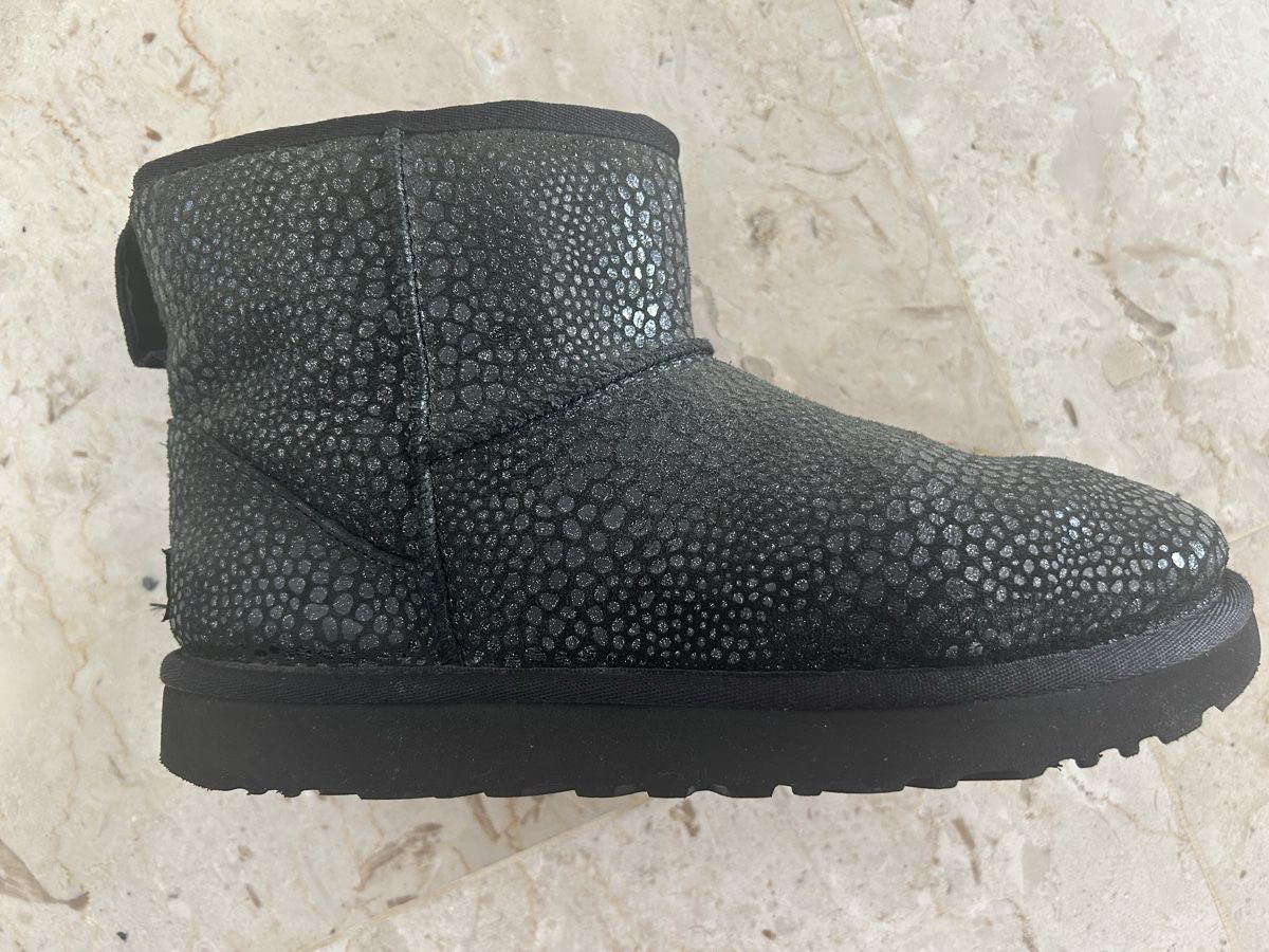 Ugg Scarpe da donna: Stivaletti UGG classic mini glitzy num 39 – Usato da Locarno venduto da Matic04 4