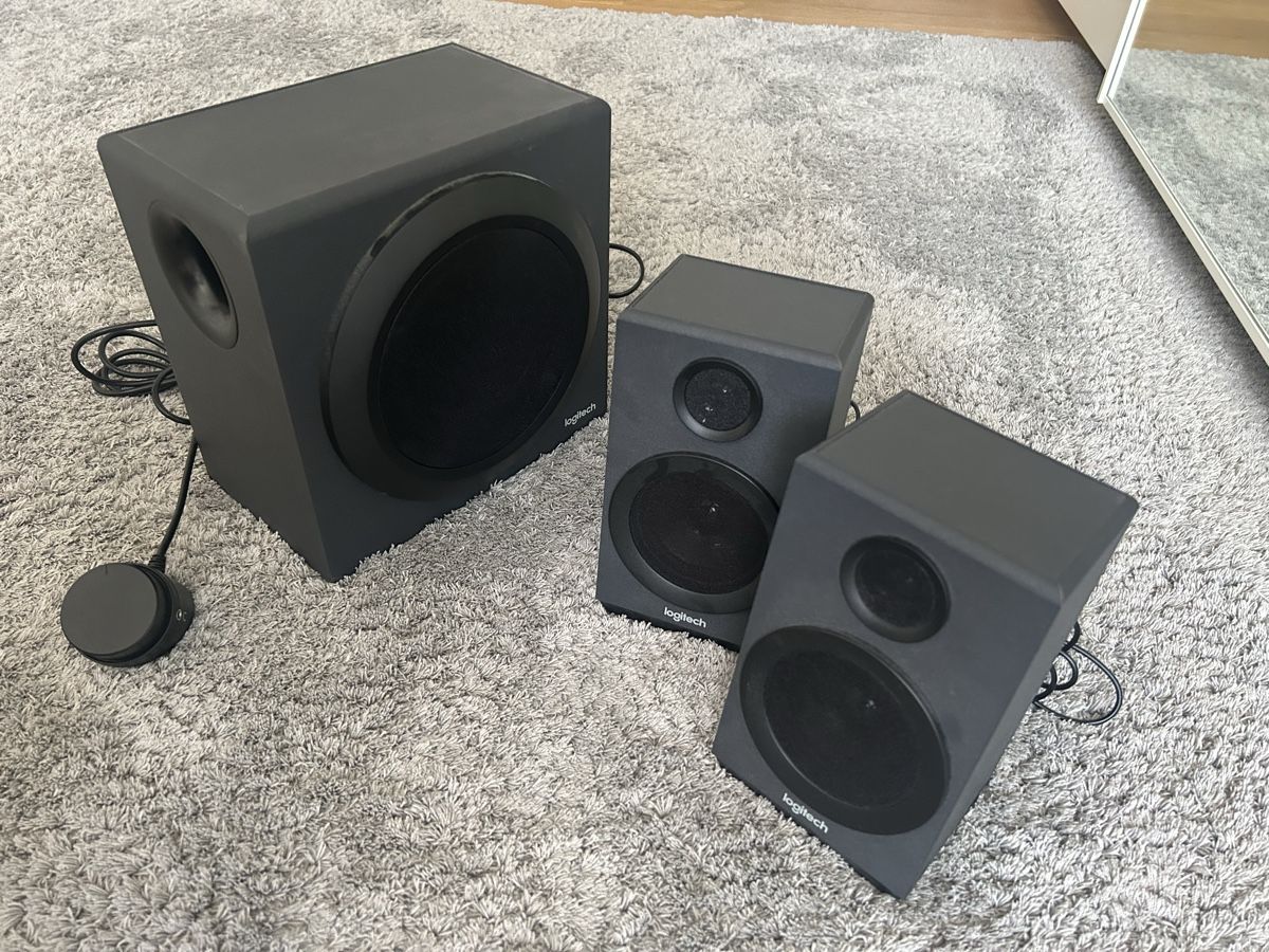 Logitech Haut-parleurs: Logitech Lautsprecher Z333 – D'occasion à Merenschwand par ___niggi___