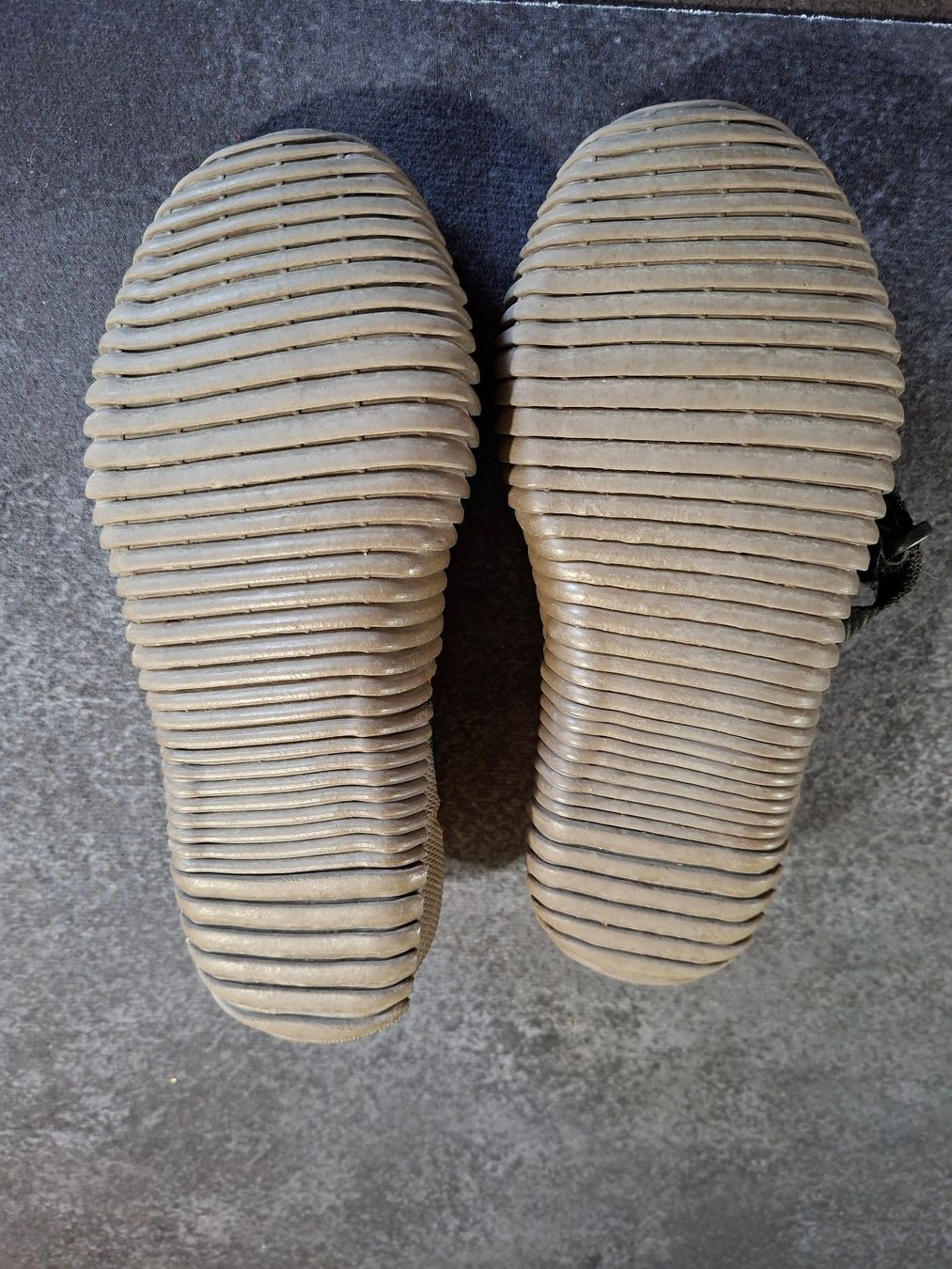 Scarpe da uomo: Aqua Bade-/Segelschuhe – Usato da Jegenstorf venduto da ladoga66 1