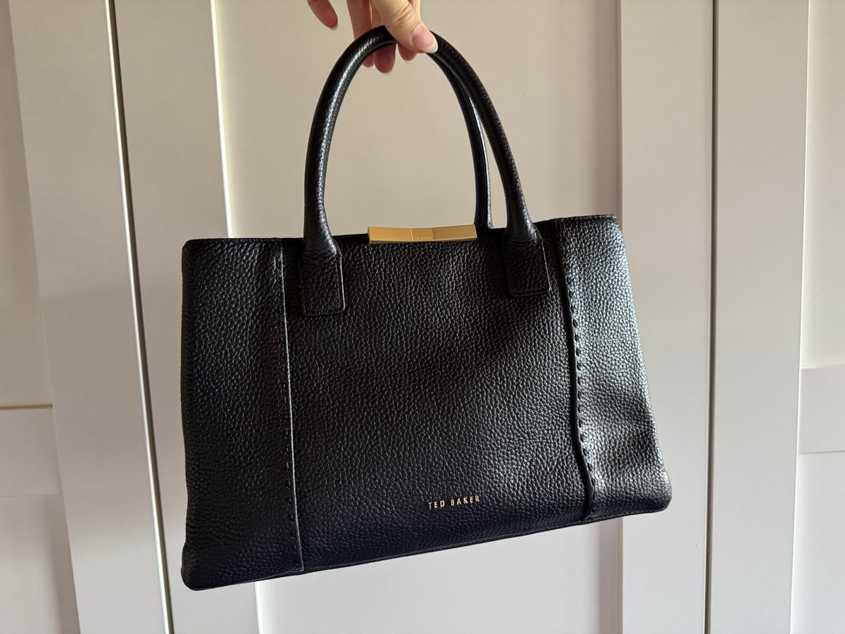 Ted Baker Taschen für Damen: Wunderschöne Ted Baker Handtasche schwarz, mit Schultergurt – Neu (gemäss Beschreibung) aus Bätterkinden von peacelover_fili 2
