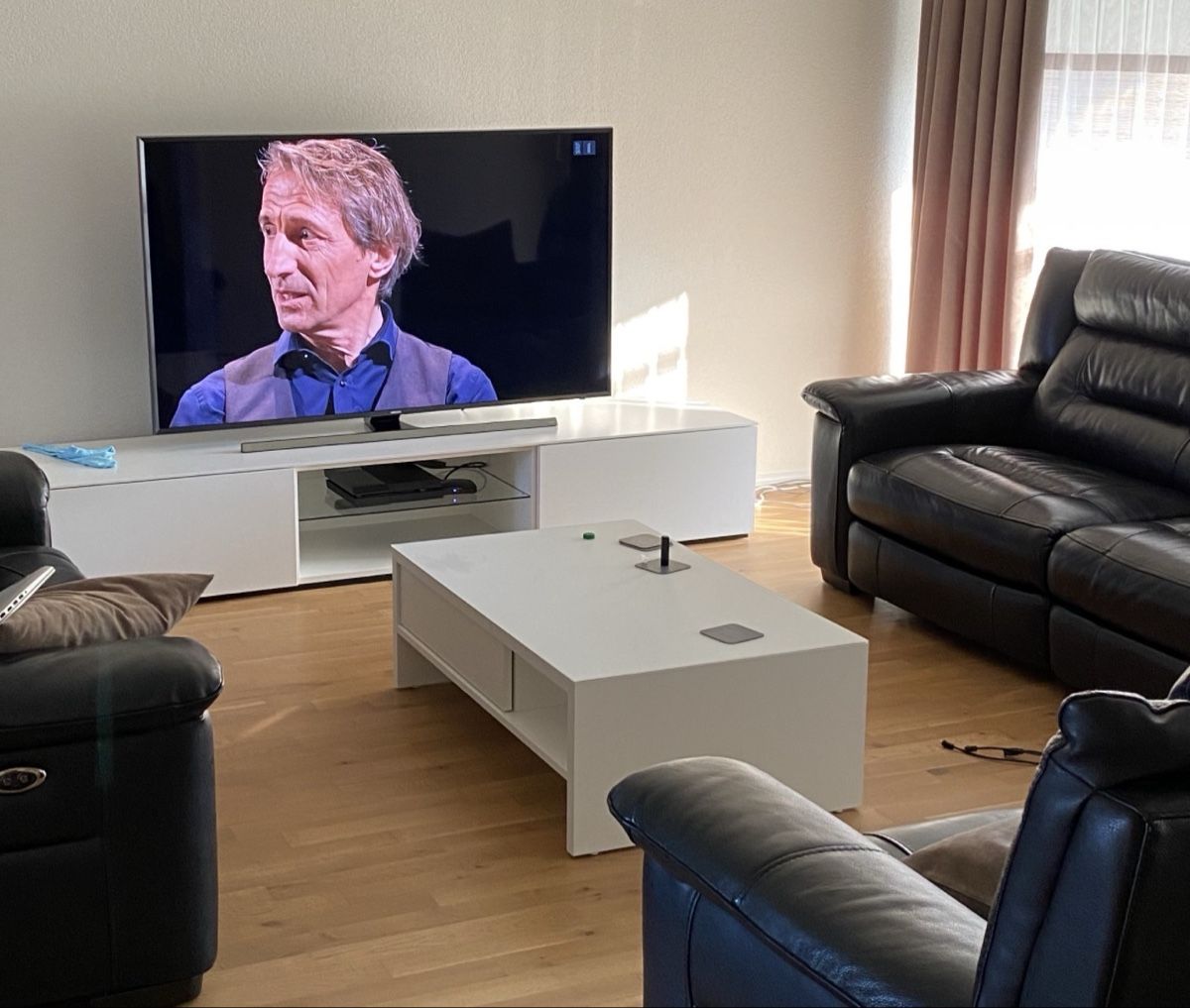 Tavoli: Massivholz Couchtisch - Klubtisch – Usato da Altendorf venduto da MirjanaMitrov 3