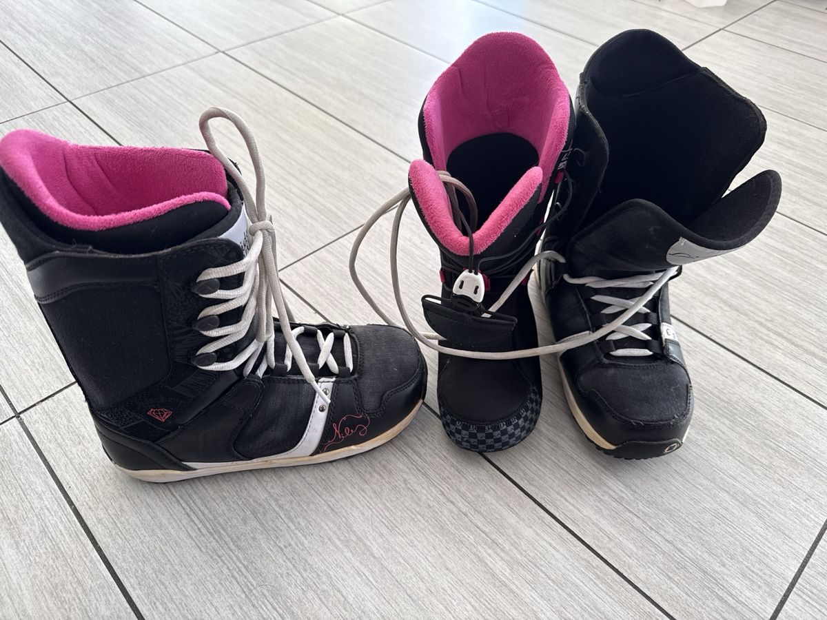 Nidecker Scarpe da donna: woman boots for snowboarding – Usato da Renens VD venduto da nan_8v9l 3