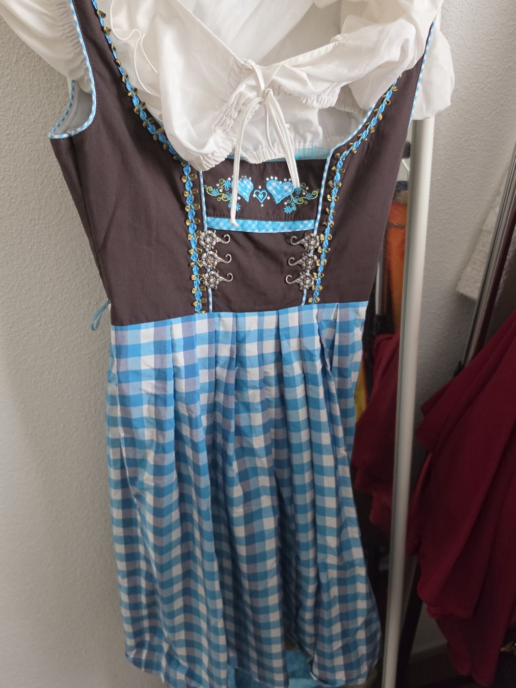 Vestiti: Dirndl Trachten mit Herz Stockerpoint Grösse 34 gebraucht – Usato da Lostorf venduto da nat_6tr8 1