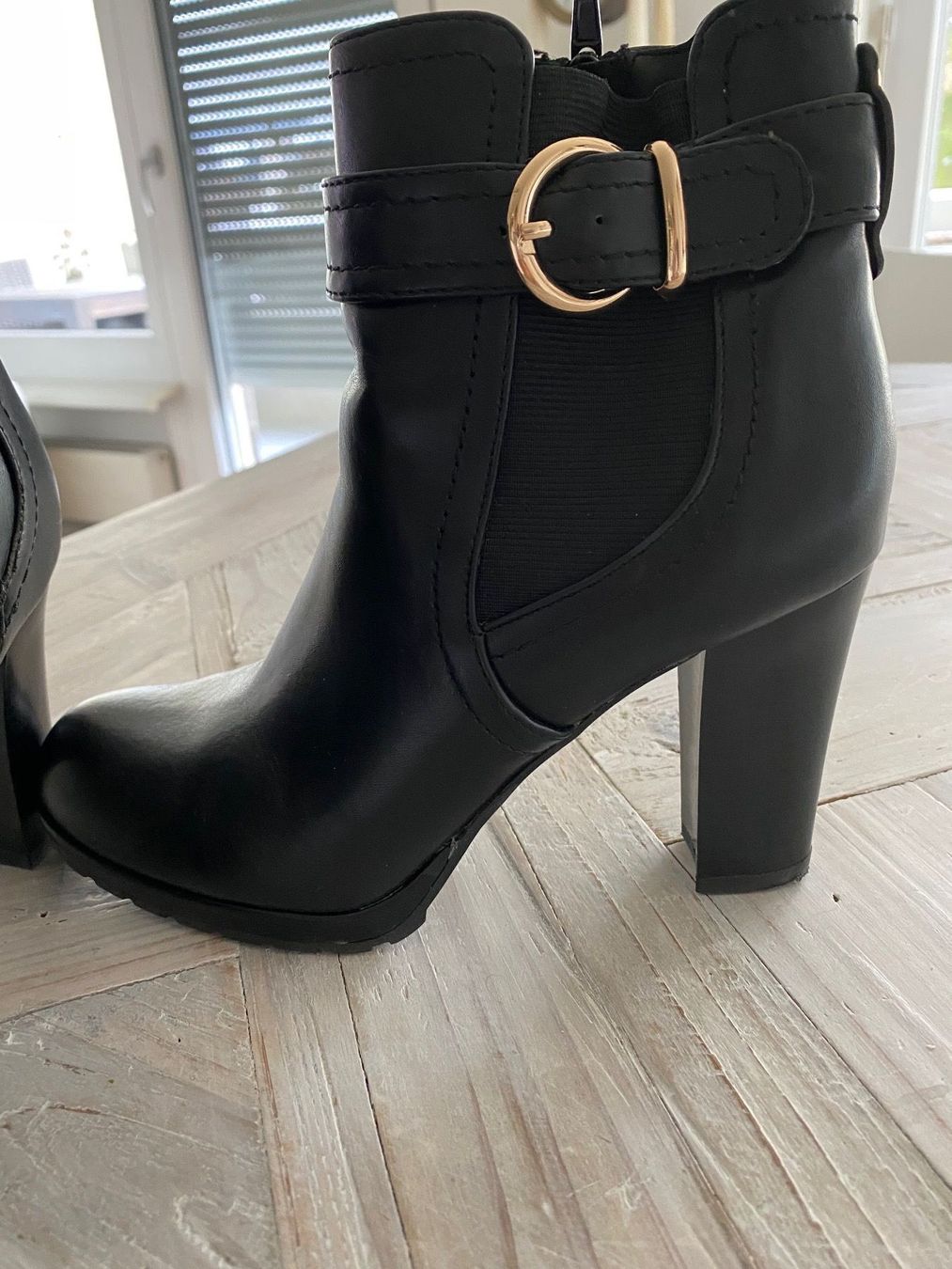 Damenschuhe: Plateau Stiefeletten – Gebraucht aus Wermatswil von -secondchance- 3