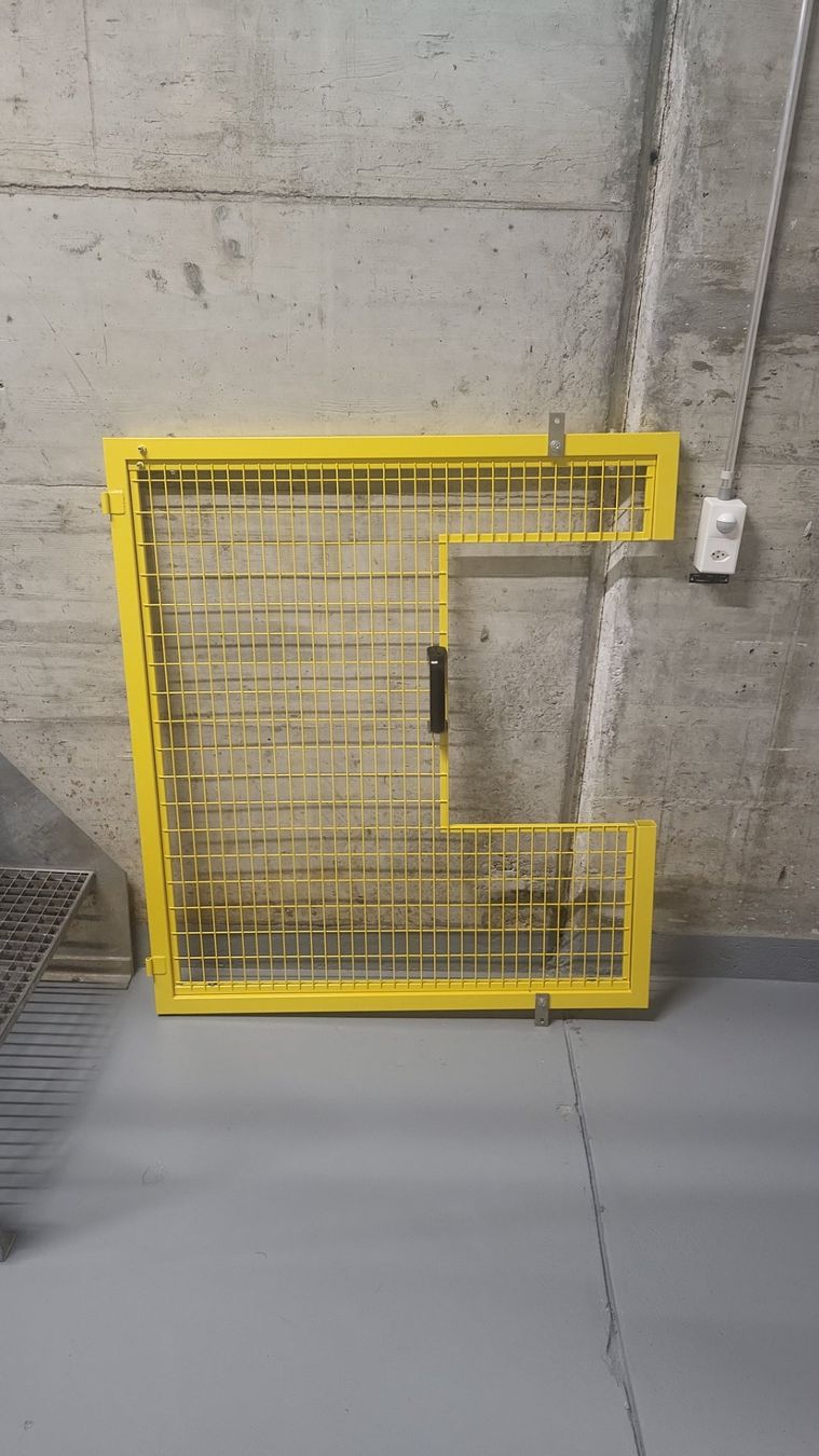 Altro: Absperrgitter metall gelb – Usato da Zürich venduto da kar_v26v