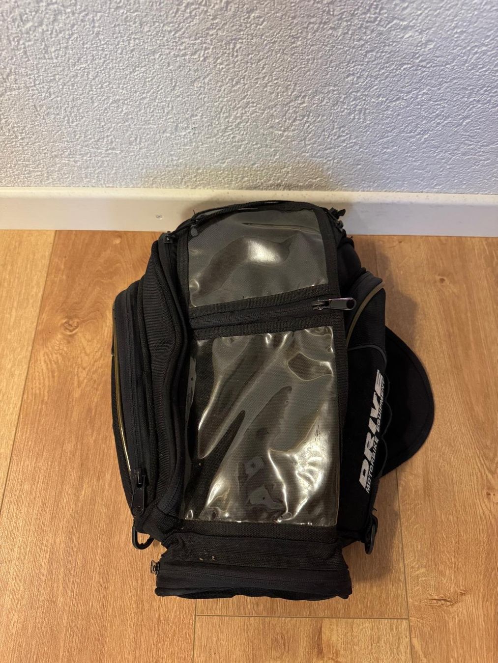 Taschen: Drive Motorrad Tanktasche mit Kartenfach – Gebraucht aus Aarburg von Injac