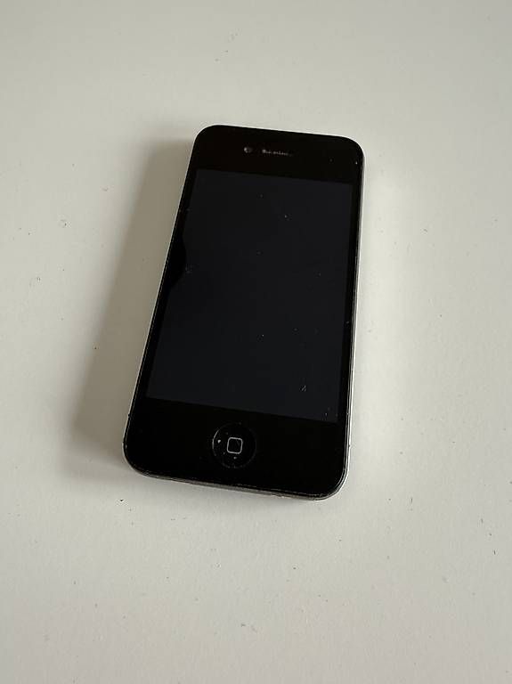 Handys / Smartphones: iPhone 4  – Gebraucht aus Basel von bln_p758 1