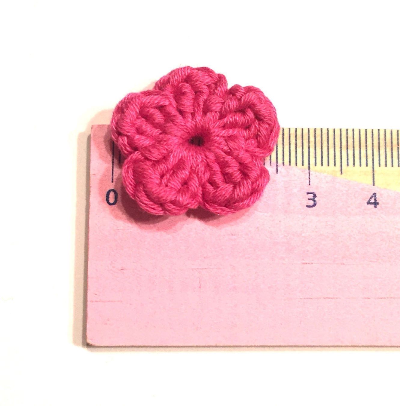 Toppe: 5x Blumen pink gehäkelt 25 mm – Nuovo e nell'imballaggio originale da Emmenbrücke venduto da swissmade-miracles 2