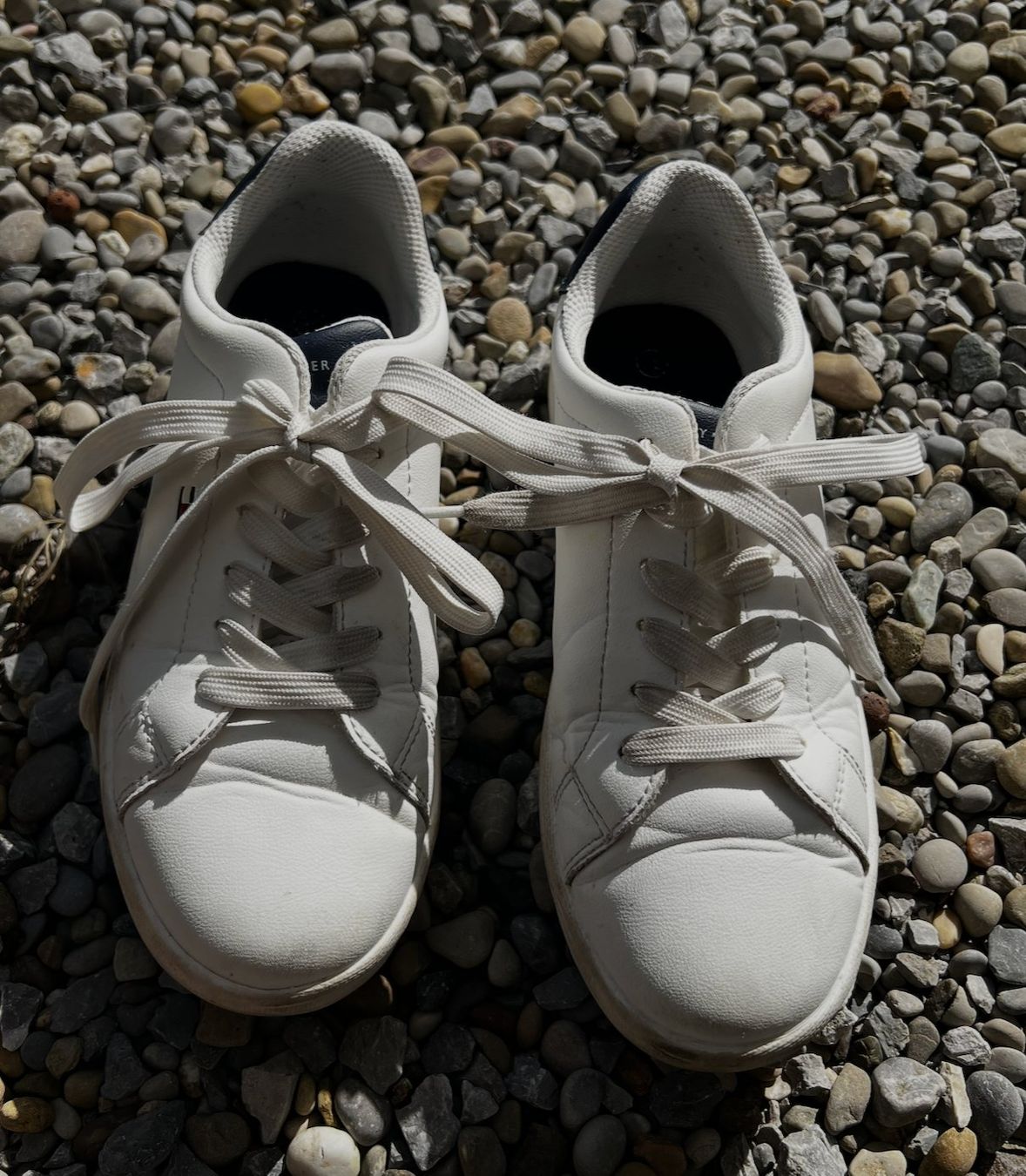 Tommy Hilfiger Scarpe per ragazzi: Tommy Hilfiger  Sneaker low - white Gr.35 – Usato da Zürich venduto da meggimay 1