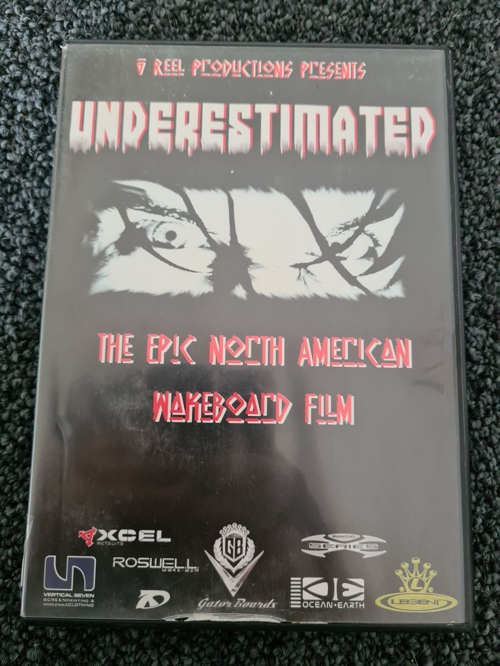 Tous les DVDs: UNDERESTIMATED(11863) – D'occasion à Ruswil par jan_bxl5