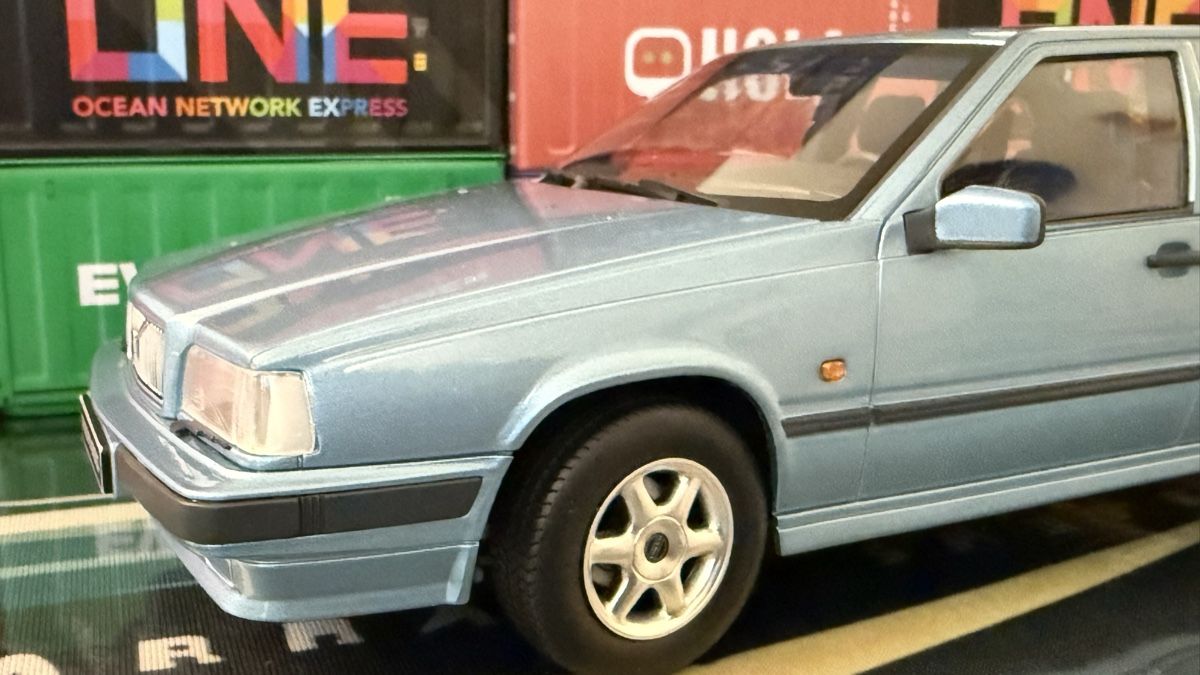 Volvo Modellini d'auto: Volvo 850 Modellauto hellblau neuwertiger Zustand – Nuovo (secondo la descrizione) da Basel venduto da Zomeg 1