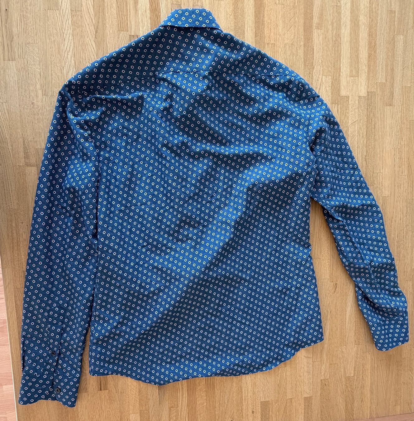 Blusen: Bluse - blau rot weiss gemustert ca. Gr. 42 – Gebraucht aus Winterthur von Secondhand-Family 3