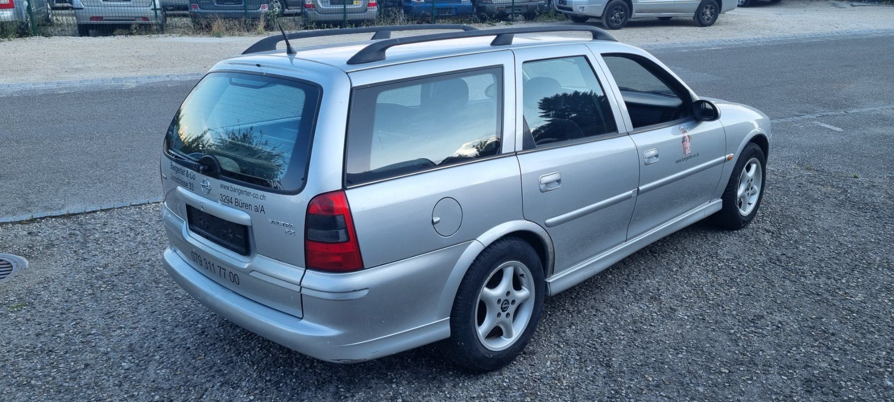 Opel Automobili: Opel Vectra Caravan 2.2l Automat – Difettoso da Safnern venduto da 1EJR8 3