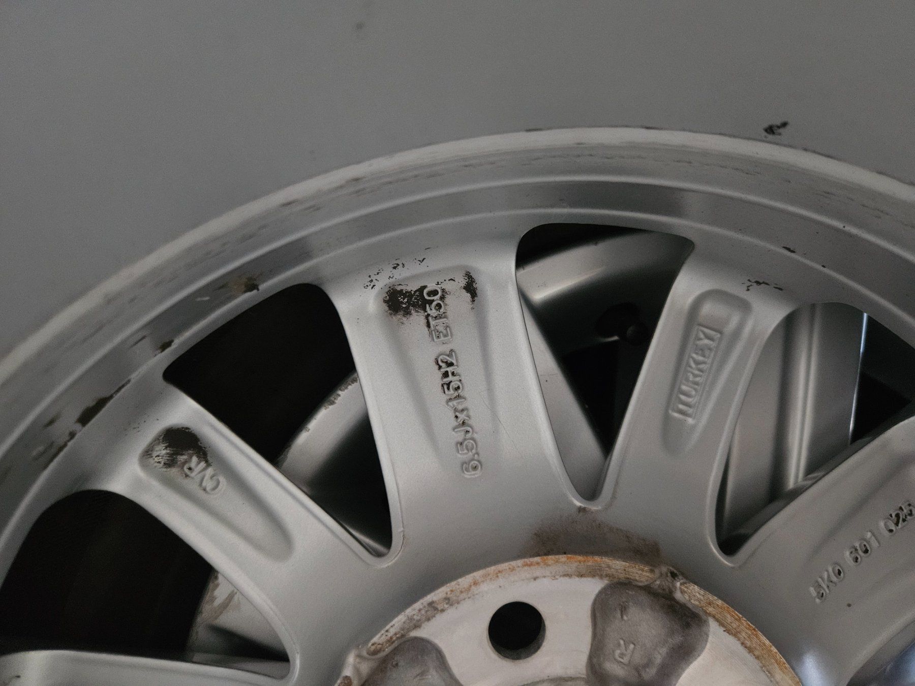 Volkswagen Pneus & Roues: Vende roue de VW Golf – D'occasion à Villeneuve VD par Halil_ 5