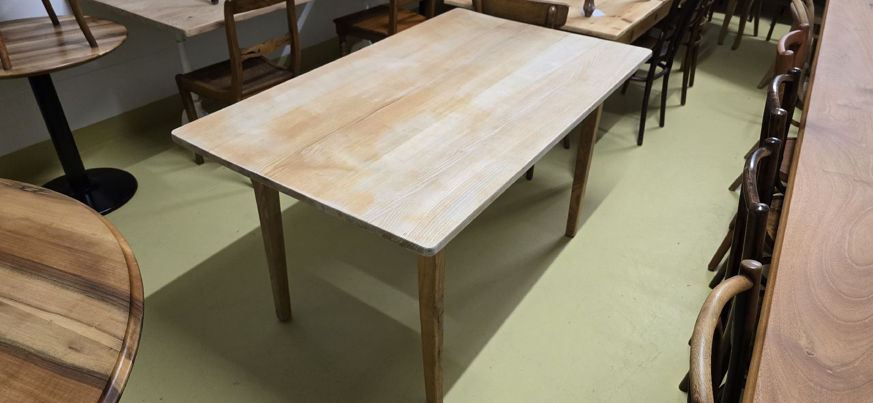 Tische: Küchentisch,  Esstisch,  Holztisch  – Gebraucht aus Zürich von Reni8048 1