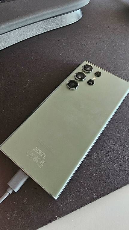Portables: Samsung S23 Ultra – D'occasion à Cham par ajdinzutic 1