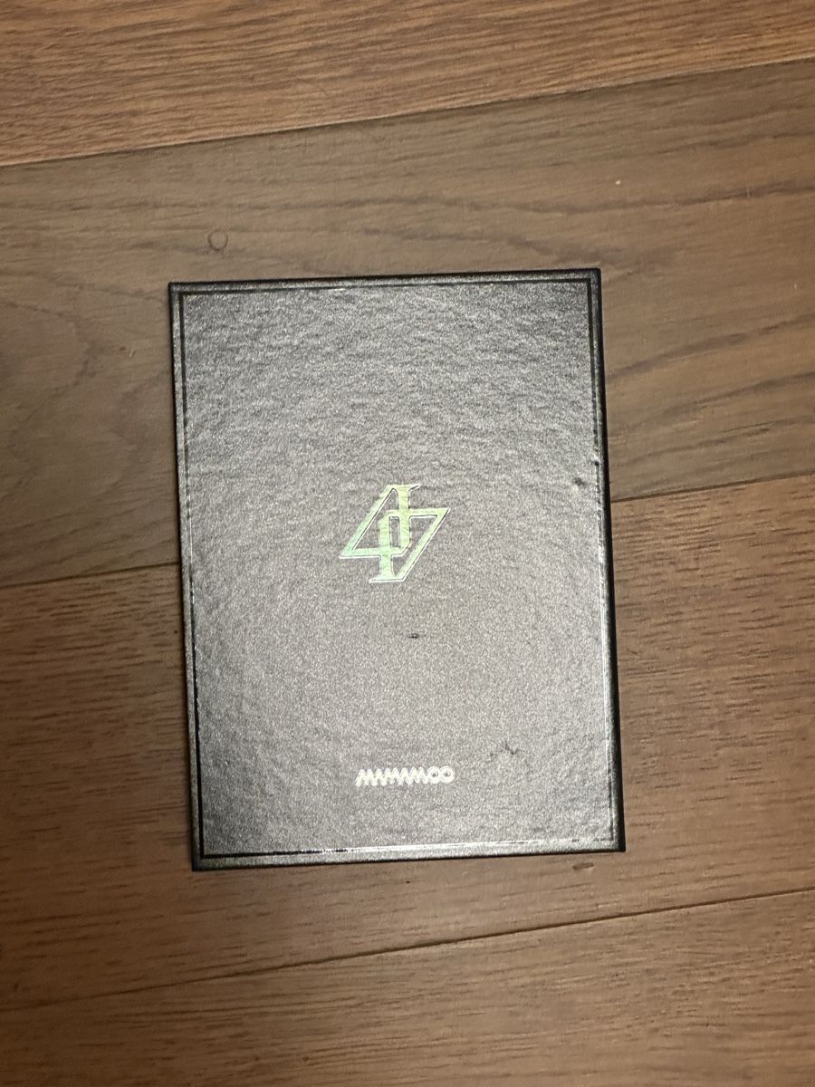 CDs: Mamamoo Reality in Black Album – Gebraucht aus Zürich von stella_maris03