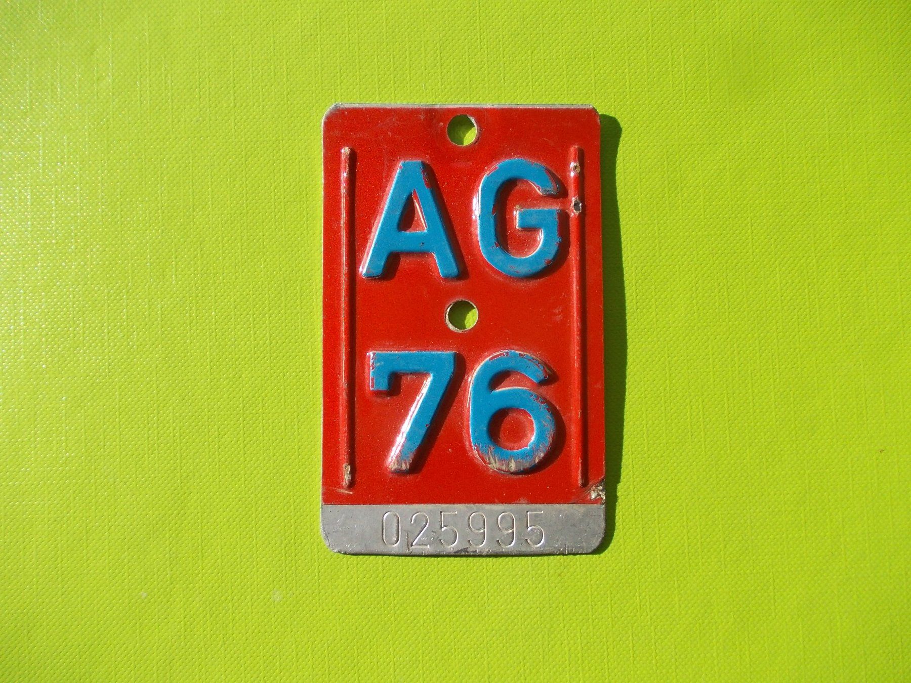 Insegne: Velonummer / Fahrradnummer AG 76 – Usato da Gsteigwiler venduto da HORMIGA21