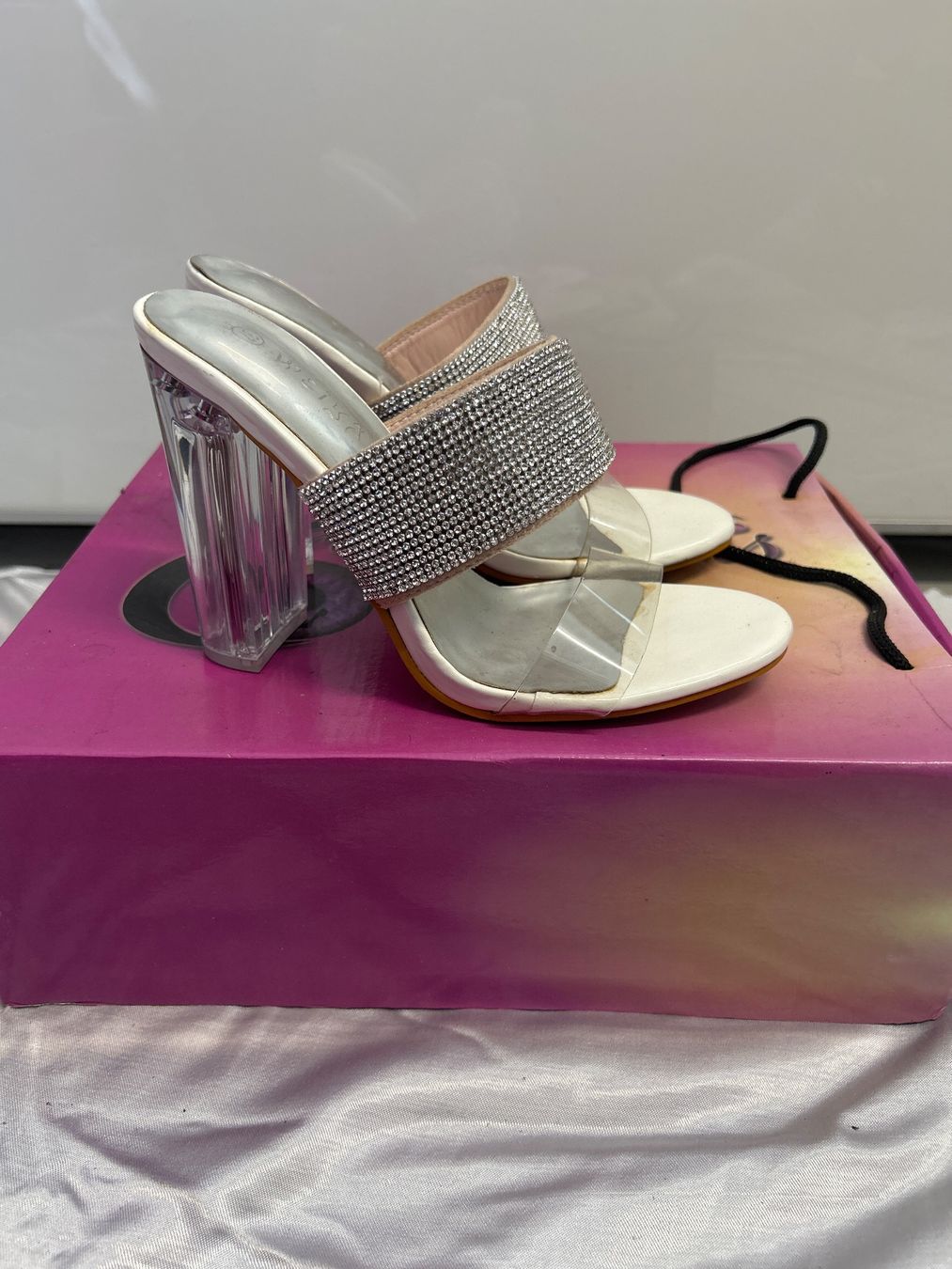 Scarpe da donna: Sandale silver/clean Gr 37 Neu – Nuovo e nell'imballaggio originale da Regensdorf venduto da Spyke55