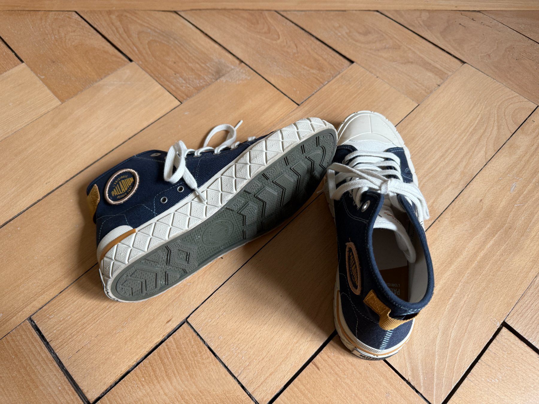Palladium Scarpe da donna: PALLADIUM - Sneaker dunkelblau 40 – Usato da Zürich venduto da Diazaio 3