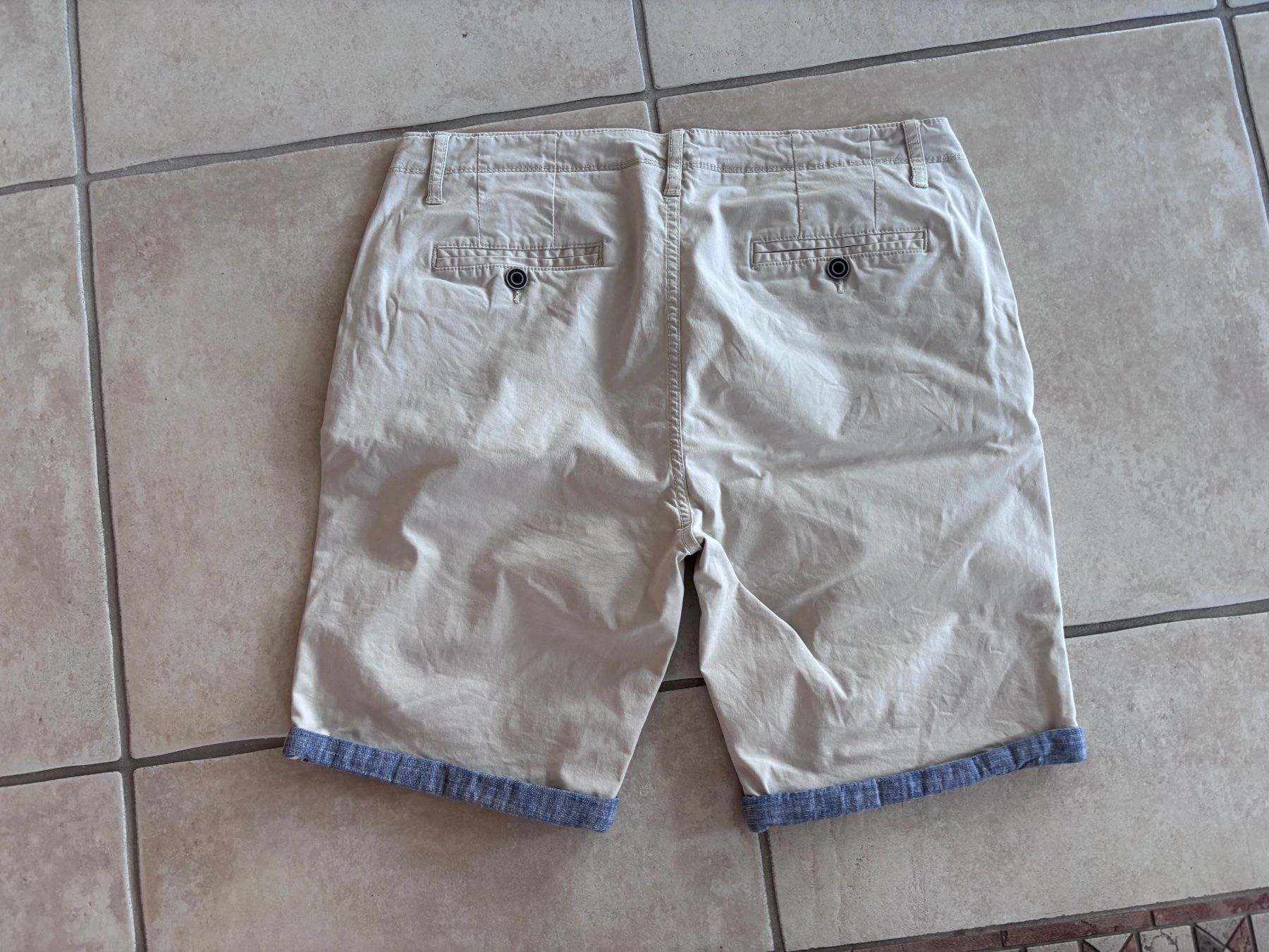 Primark Pantaloni: Shorts beige EUR 46 – Usato da Balsthal venduto da Uroby 1