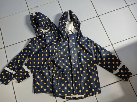 2 Regenjacken Kids Gr 122