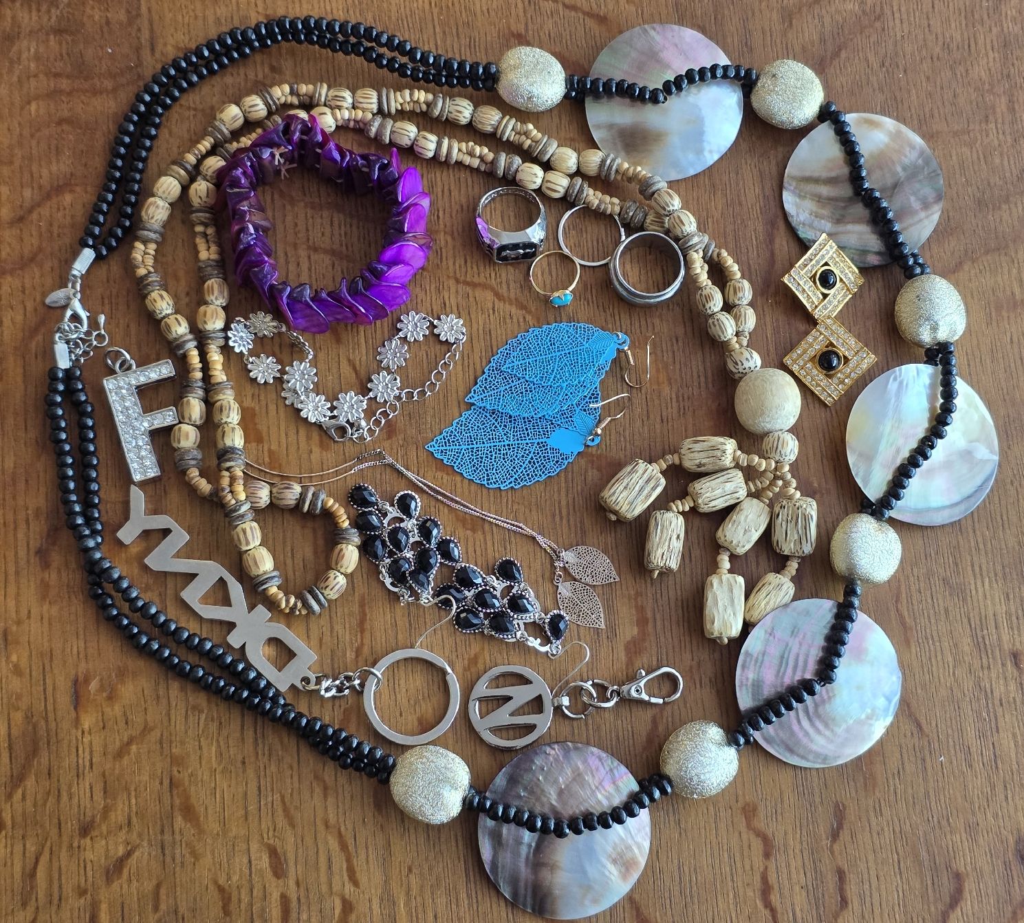 Sonstiger Schmuck: Diverse Schmuck-Sammlung: Ringe, Ketten, Ohrringe u.v.m. – Gebraucht aus Rheinsulz von Gilea