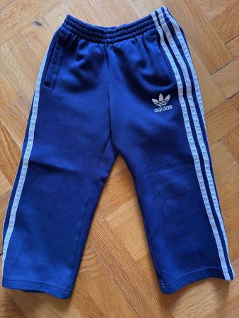 Kinder Trainingshose Adidas dunkelblau Grösse 110