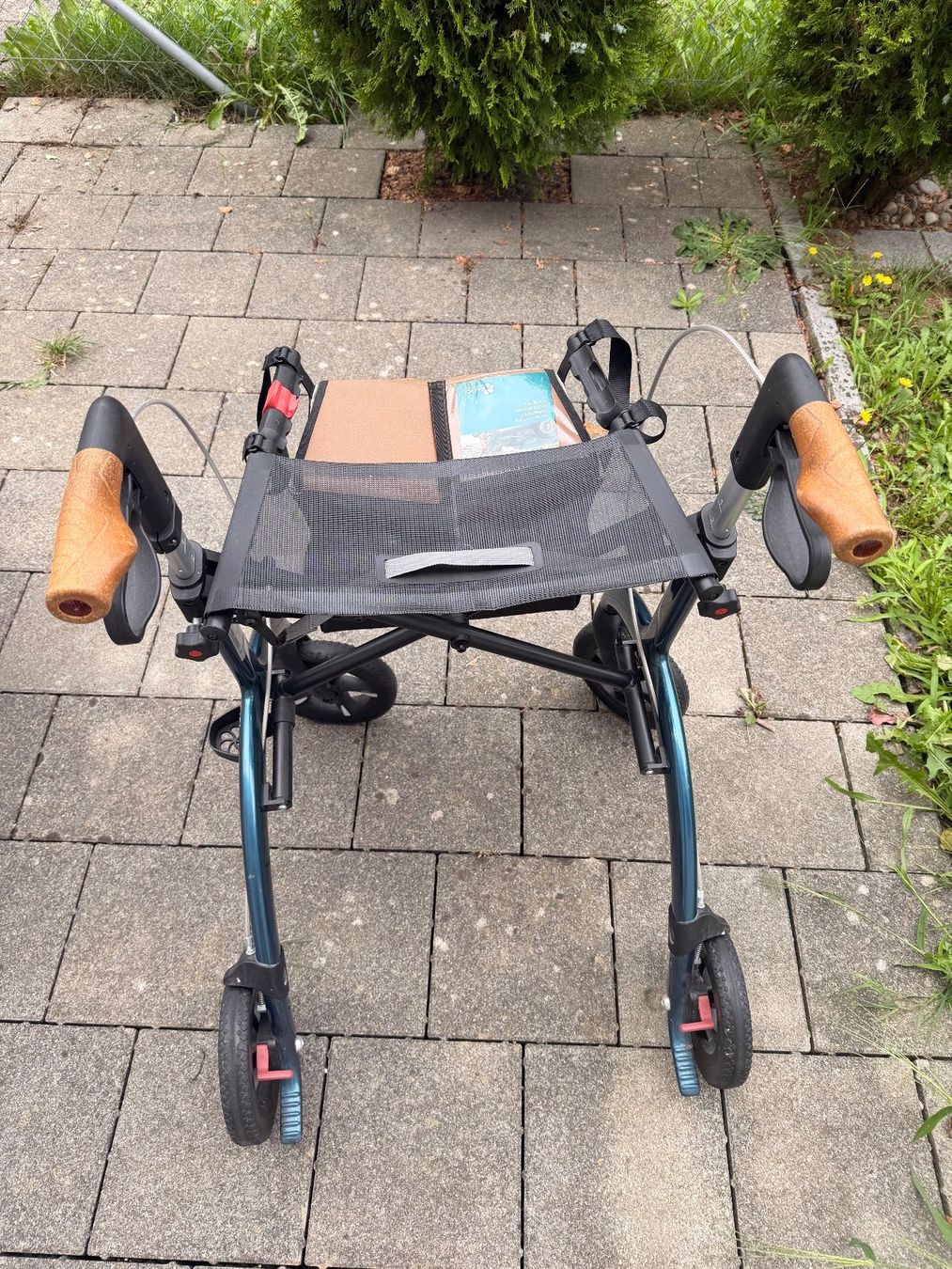 Ausili per la deambulazione: Soljol Carbon Rollator – Usato da Schwerzenbach venduto da fcolosso 1