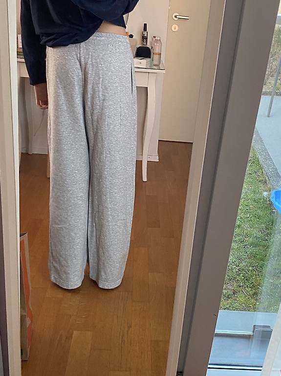 Pantaloni: H&M graue Trainerhose – Usato da Muri b. Bern venduto da sibube3000 1