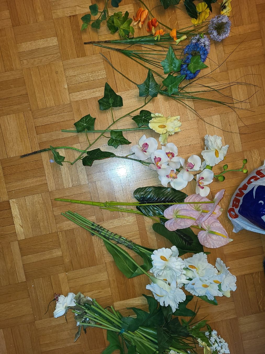 Tutte le decorazioni: TOP!! Grosses Set Kunstblumen/ Kunstpflanzen/Seidenblumen – Difettoso da Aarau venduto da Unikumlis_ArtBrut 9