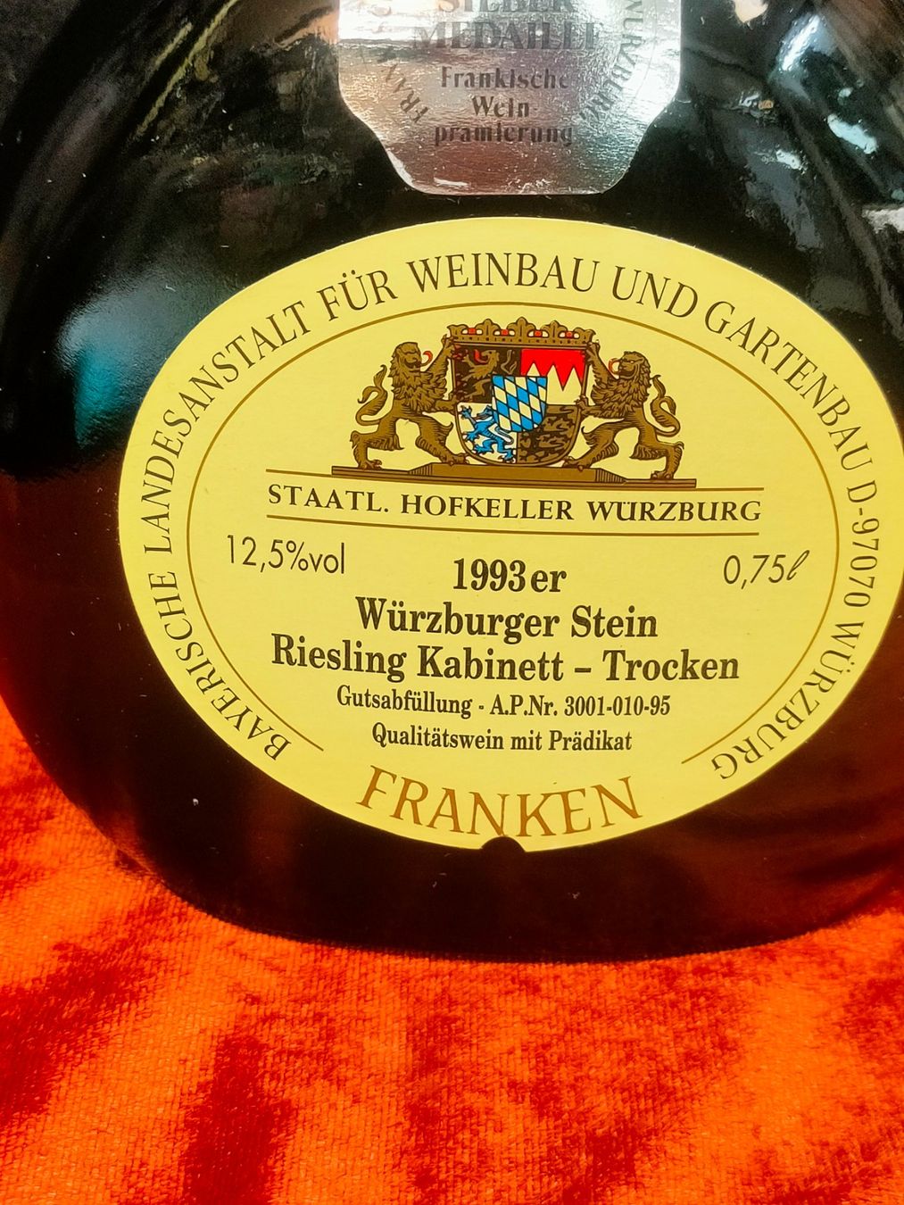 Wein: FRANKEN – Neu (gemäss Beschreibung) aus Genève von Leboucheoreilles 1