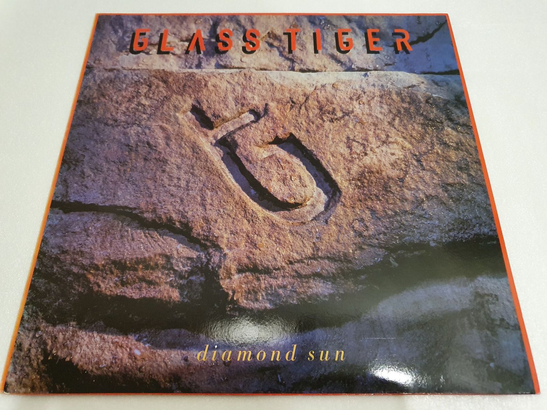 Dischi in vinile: Glass Tiger – Diamond Sun – Usato da Uster venduto da Vinyl-Leidenschaft