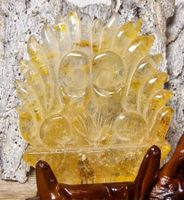 Golden Healer Glücksfüchse auf Holzstand