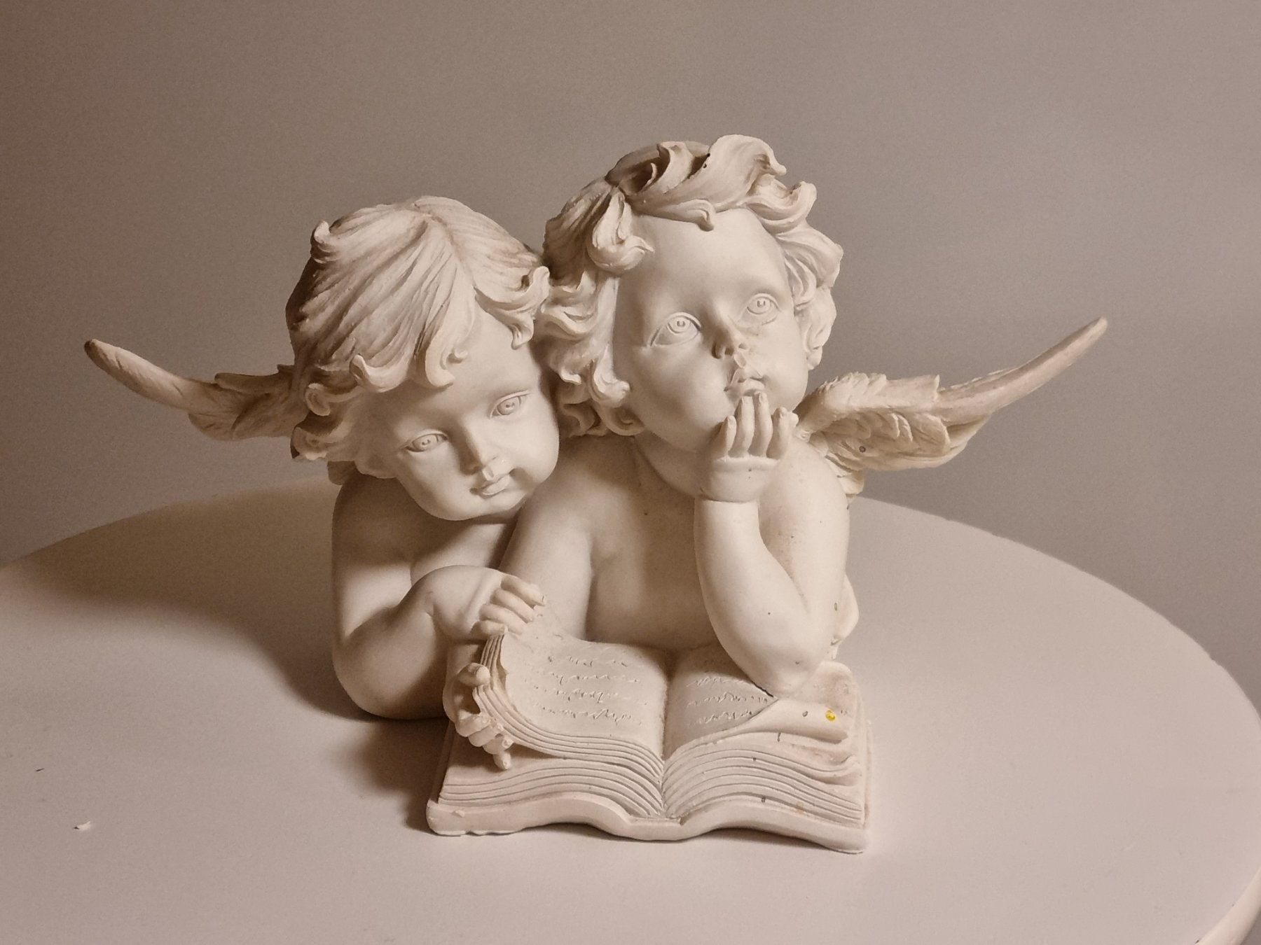 Sculture & Statue: Engel-Figur mit Buch, Vintage Deko – Usato da Scharnachtal venduto da devin03