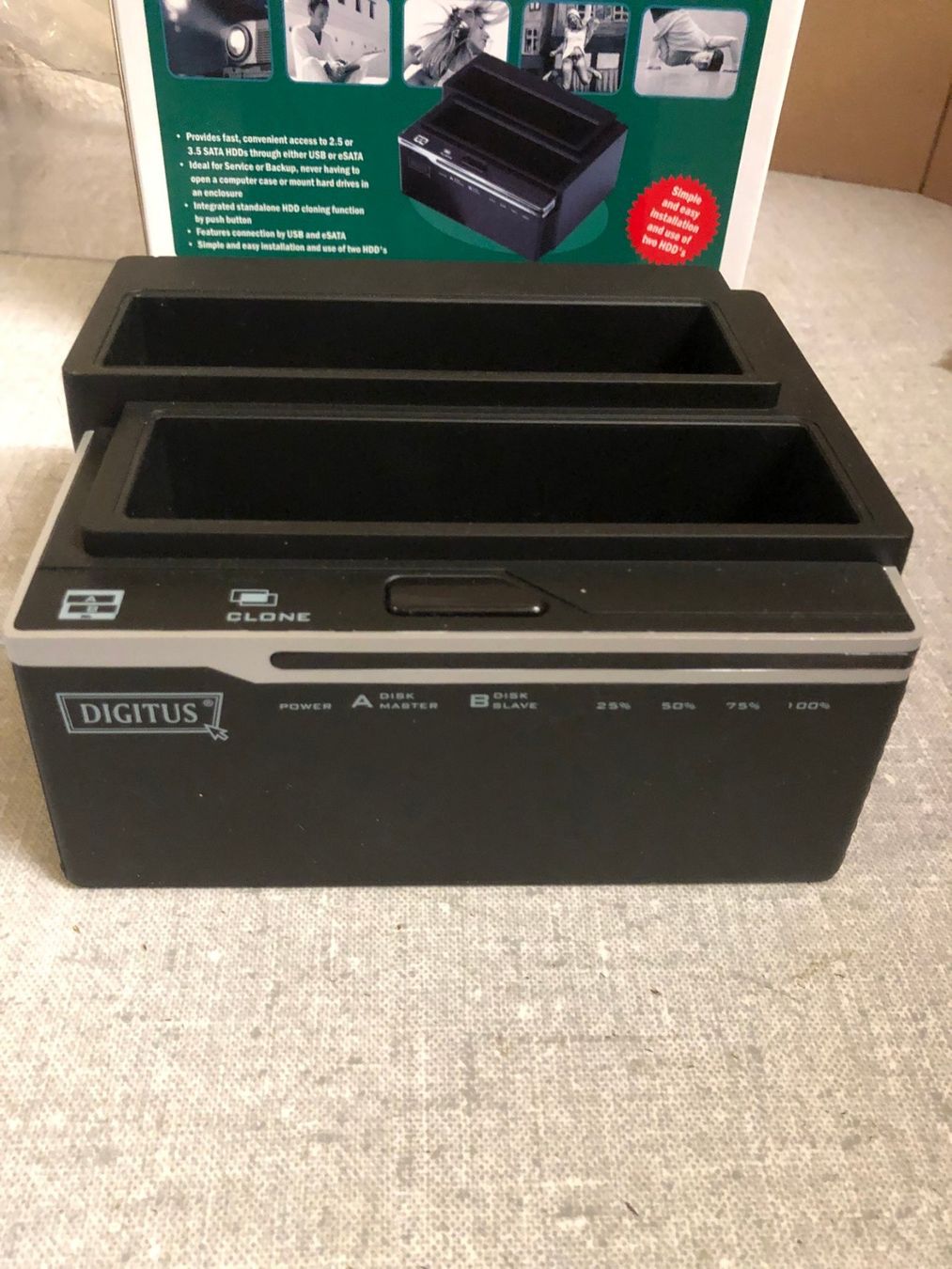 Docking station: DUAL Docking Station DA-70544 / HDD-Sata II – Usato da Bern venduto da Fireblades