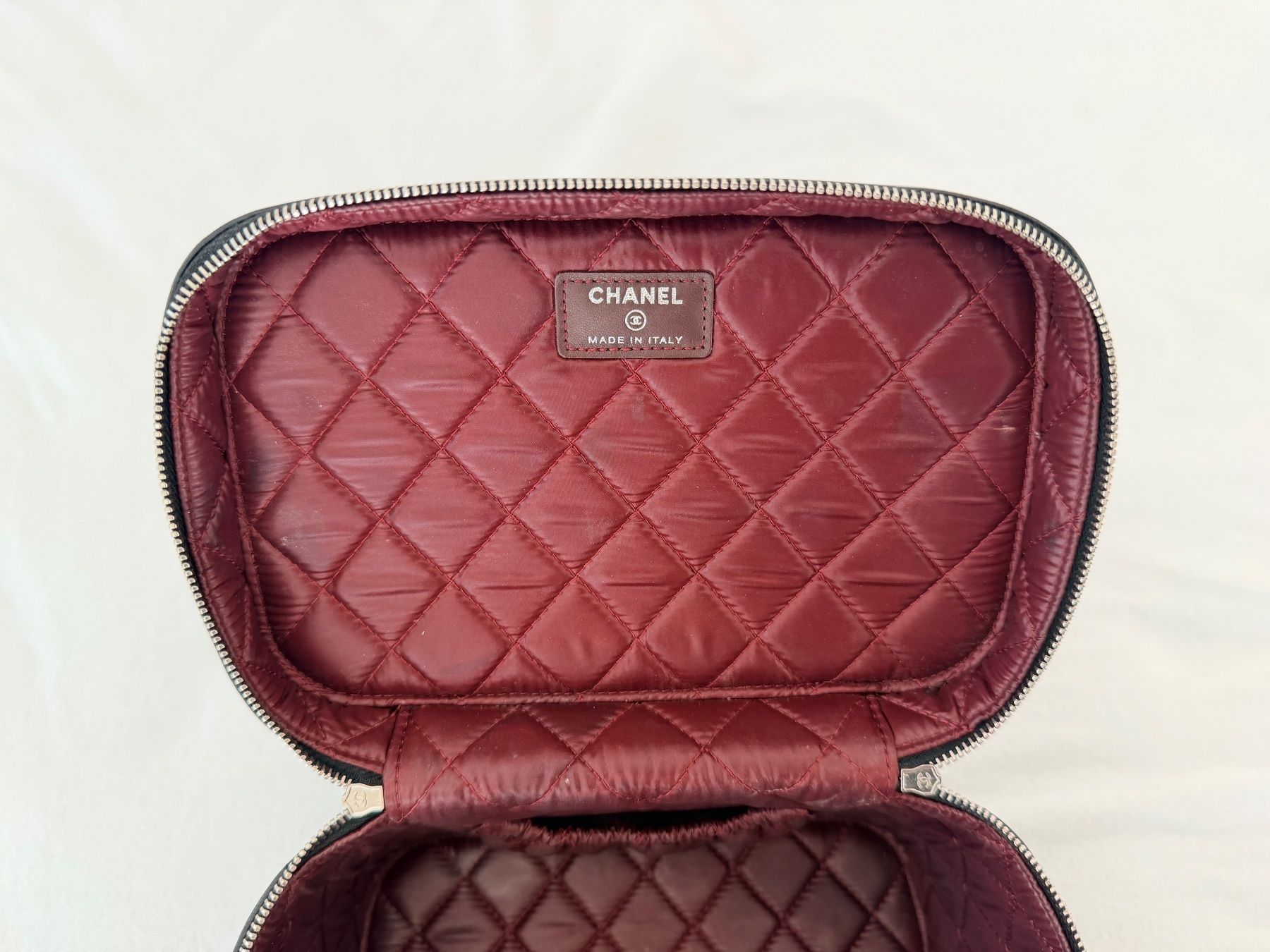 Chanel Custodie per cosmetici: Chanel Vanity Case schwarz Leder – Usato da Roggwil TG venduto da est_r5x7 4