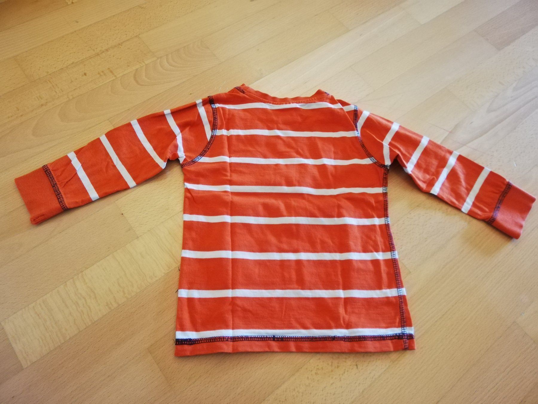Pullover & Sweatshirts: Langarmshirt Gr. 104 – Gebraucht aus Oberrieden von man_tky9 1