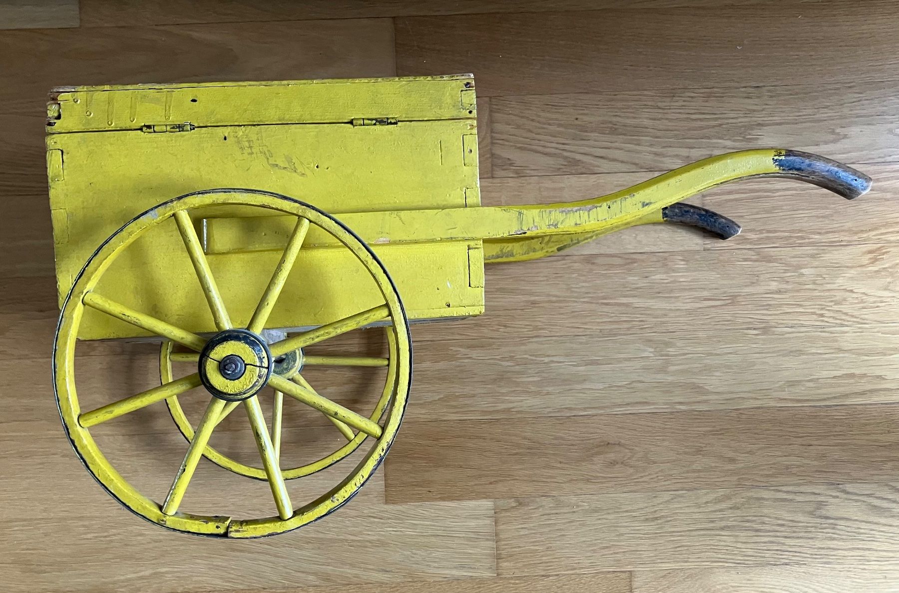 Giocattoli: Antiker gelber Post Handwagen aus Holz – Usato da Zürich venduto da Kue_Zuerich 4
