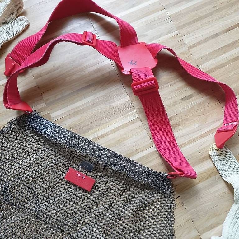 Grembiuli: METZGER STECHSCHUTZSCHÜRZE, -HANDSCHUHE EUROFLEX – Usato da Urnäsch venduto da Nakamotix 3
