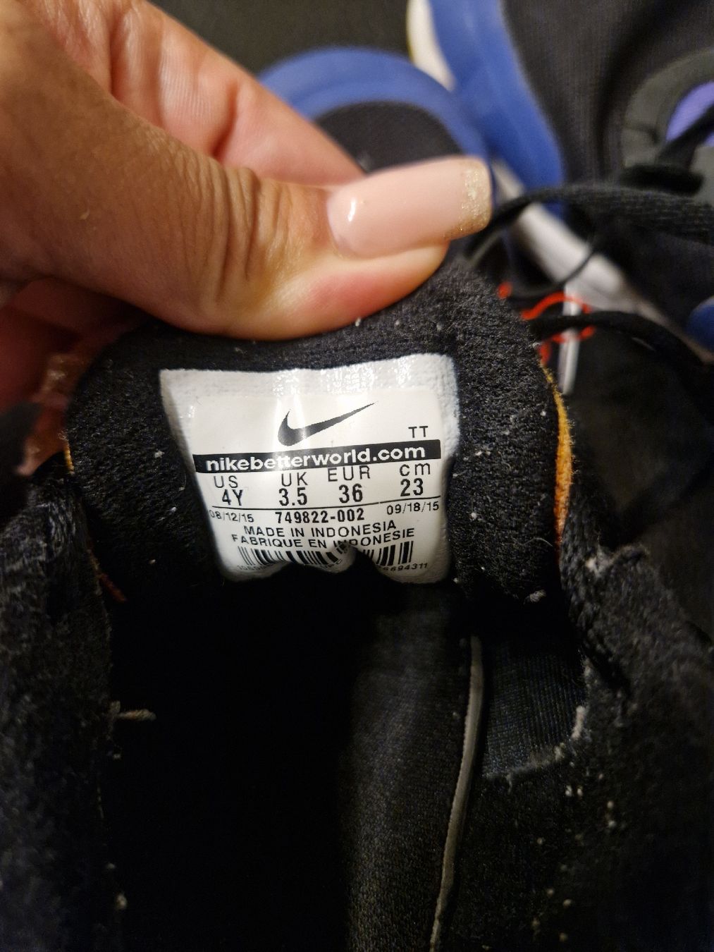 Scarpe da uomo: Nike chaussure baskets taille 36 – Usato da Penthaz venduto da Sosotroc 3