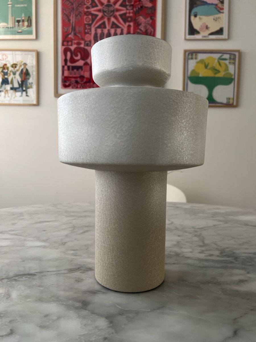 Vase & Récipients: Moderne Vase aus Weißmetall – D'occasion à Hünenberg See par mississauga 4