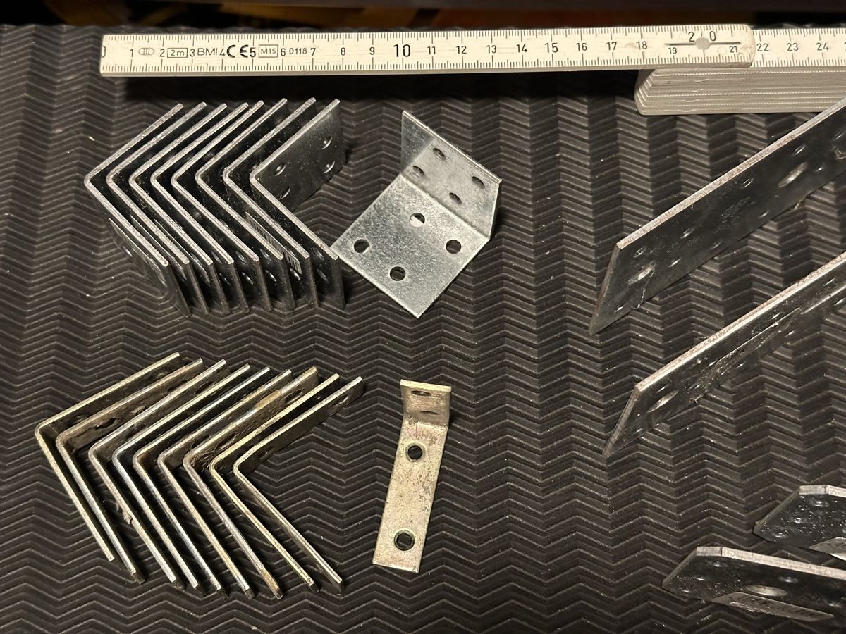 Ferramenta: Lot d'équerres de fixation diverses – Usato da Promasens venduto da Toblerone83 1