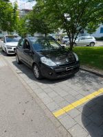 Renault Clio 1.2 16V Limousine schwarz, 8-fach bereift